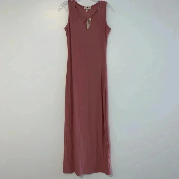 Derek Heart Sleeveless Keyhole Bodycon Dress​​ - Picture 1 of 6